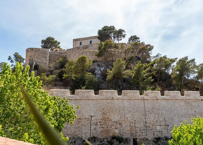 Townhouse * デニア